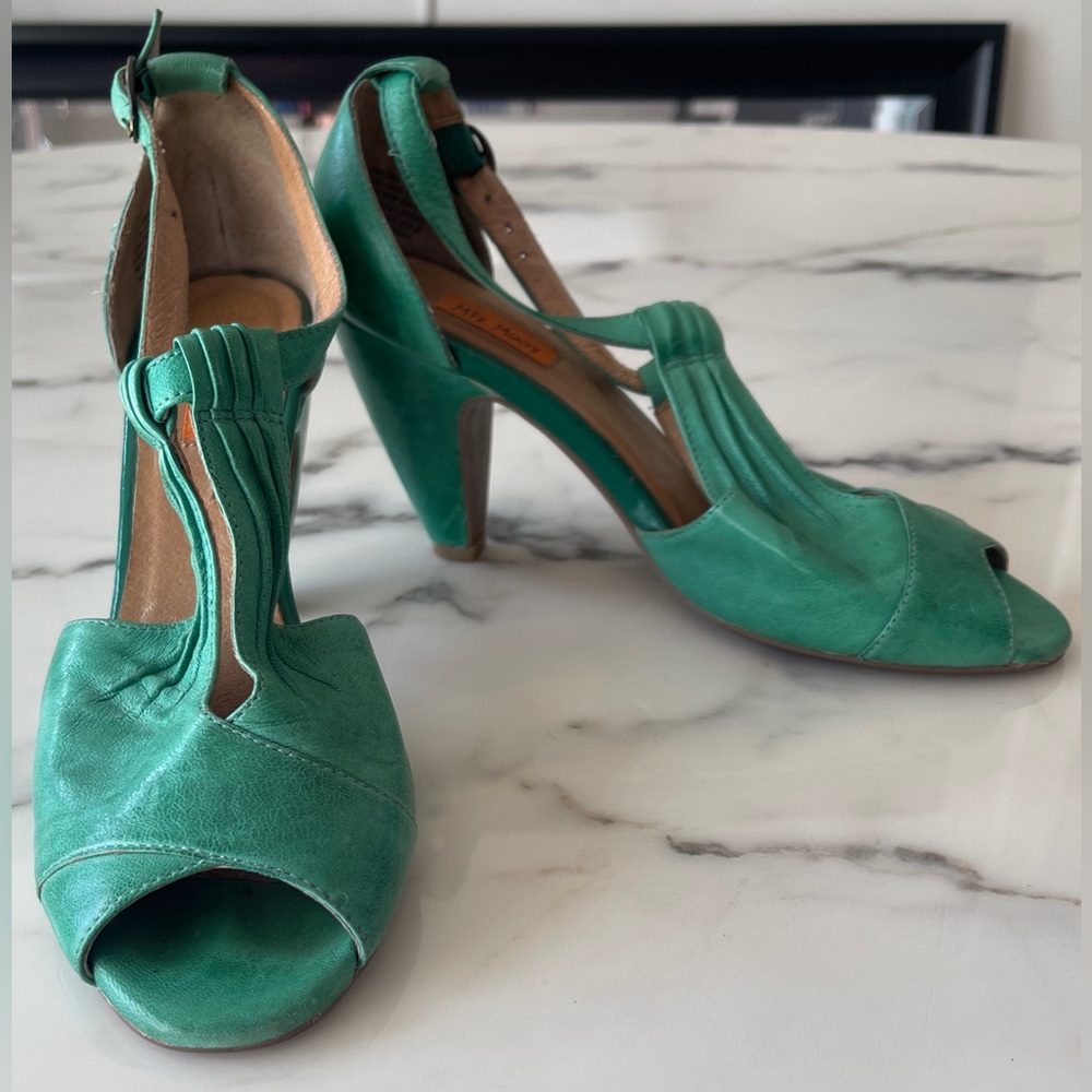 Mix Mooz Vintage look gorgeous green heels